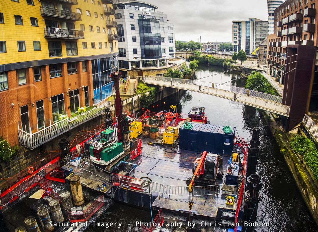 pontoon on river aire